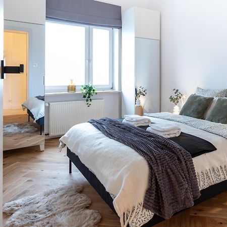Superapart Andersa 25 Warszawa Exteriör bild